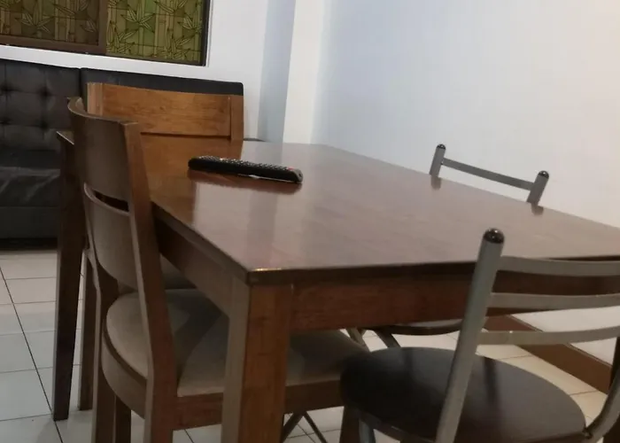 アパートホテル R3's Two-bedroom Minimalist Unit Taguig マニラ市