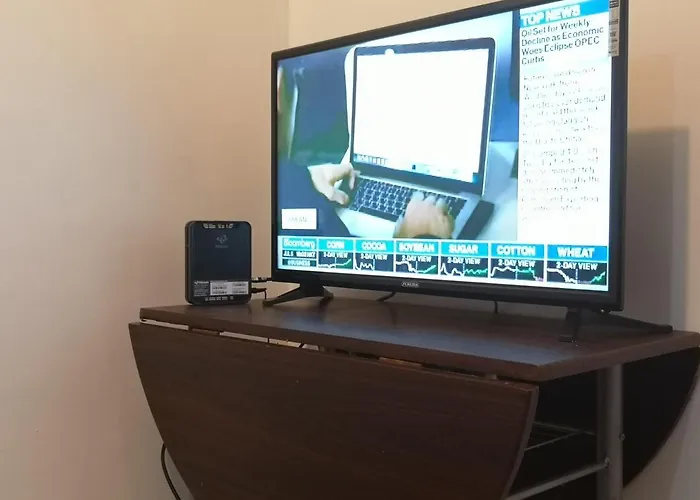 アパートホテル R3's Two-bedroom Minimalist Unit Taguig *