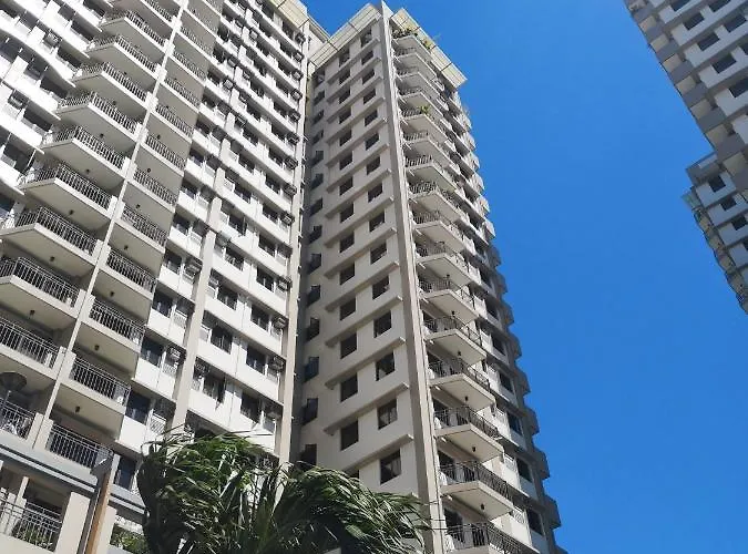 アパートホテル R3's Two-bedroom Minimalist Unit Taguig マニラ市
