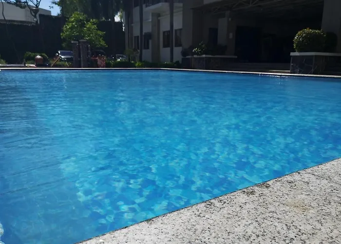 R3's Two-bedroom Minimalist Unit Taguig * マニラ市