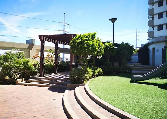 R3's Two-bedroom Minimalist Unit Taguig マニラ市