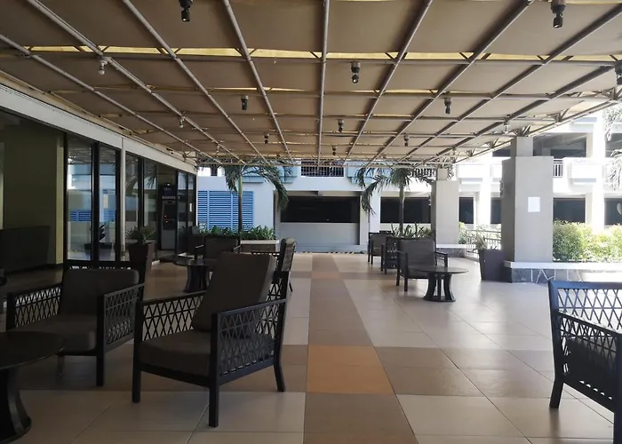 アパートホテル R3's Two-bedroom Minimalist Unit Taguig *